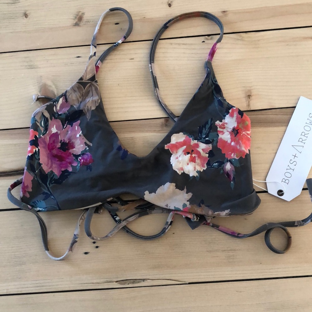 NWT BOYS + ARROWS JACKSON DARLING FLORAL BIKINI M